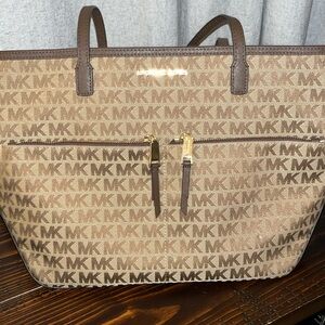 Michael Kors tote